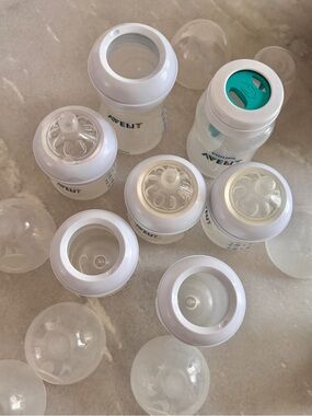 Philips Avent Baby Bottle Set of 7 + Silicone Snack Cup